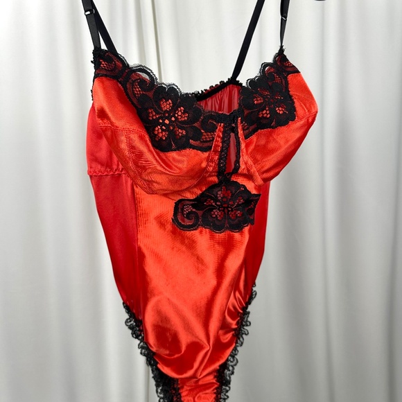 Vintage Elizabeth Gordon Red Nylon Lace Teddy Made in Canada - Picture 4 of 16